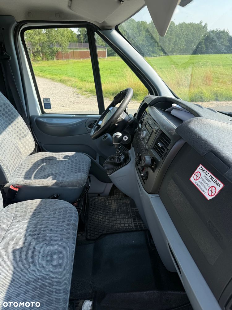 Ford Transit - 12