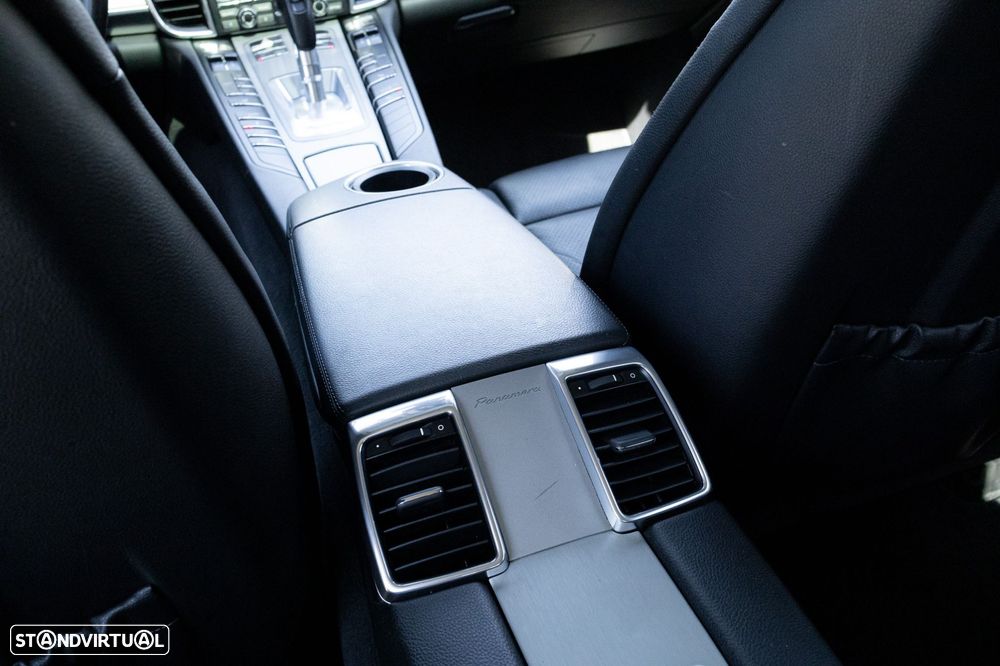 Porsche Panamera Platinum Edition - 26
