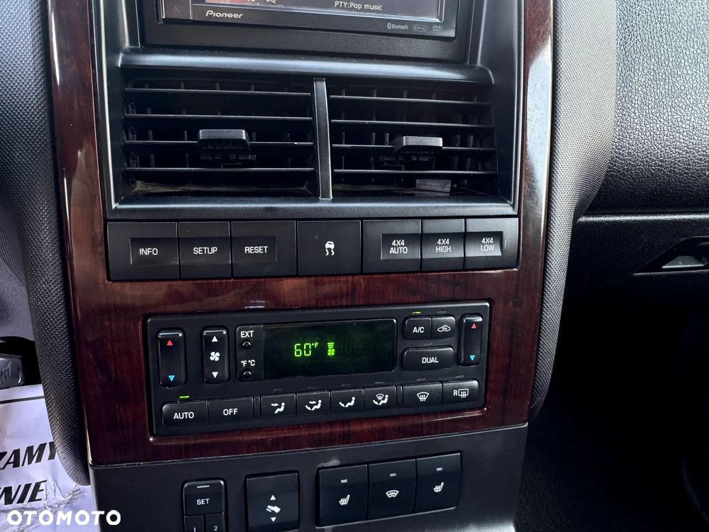Ford Explorer 4.6 4WD - 32