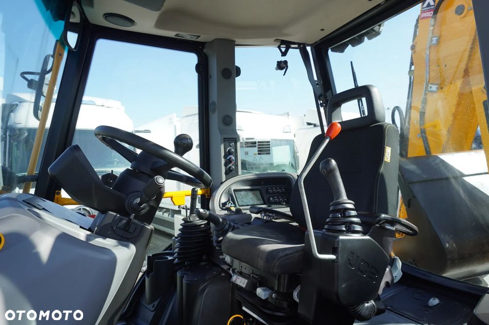 JCB 4CX PRO / Joysticki / r. 2023 / 4 sztuki - 23