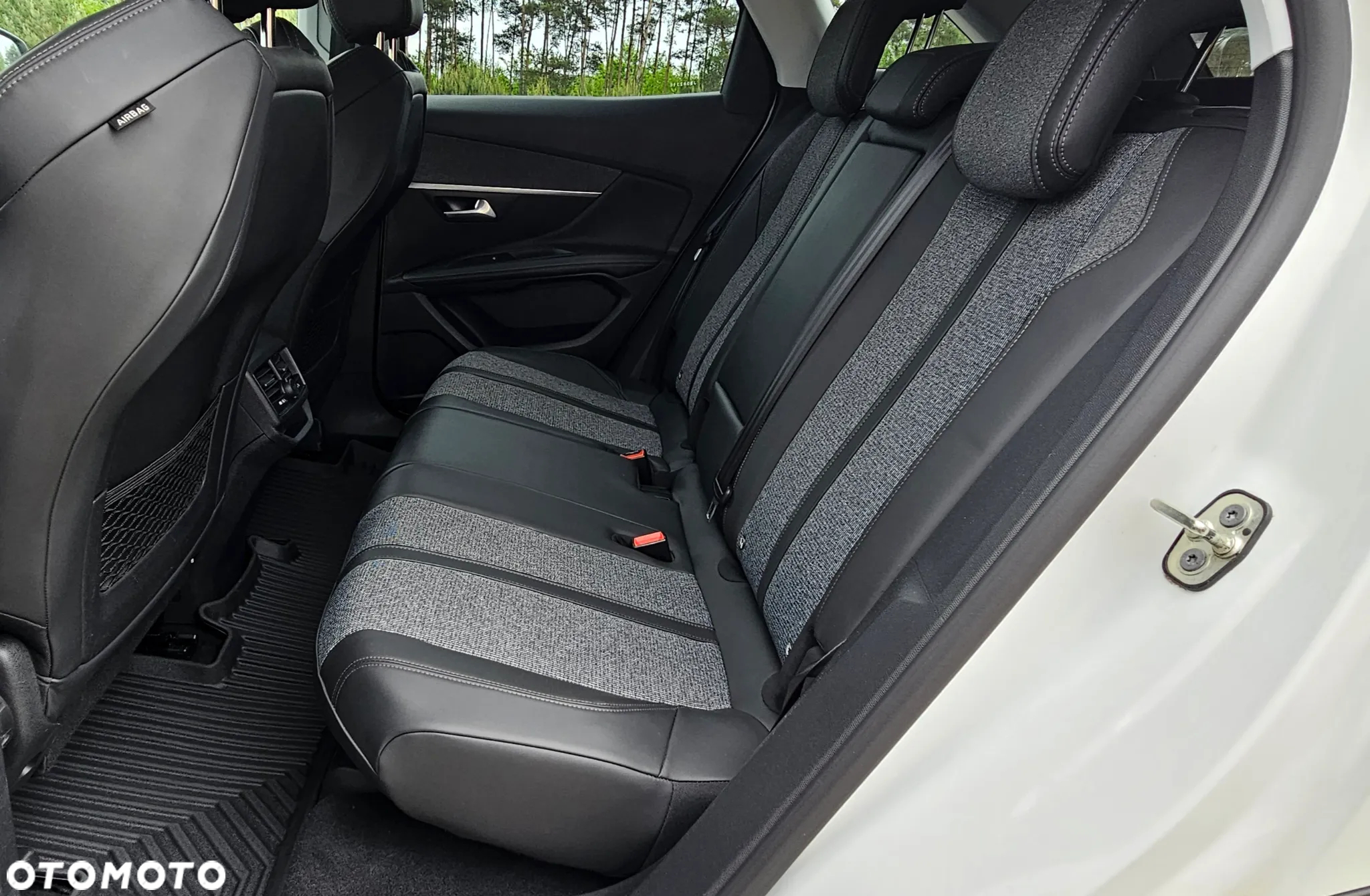 Peugeot 3008 BlueHDi 130 Stop & Start EAT8 Allure - 13