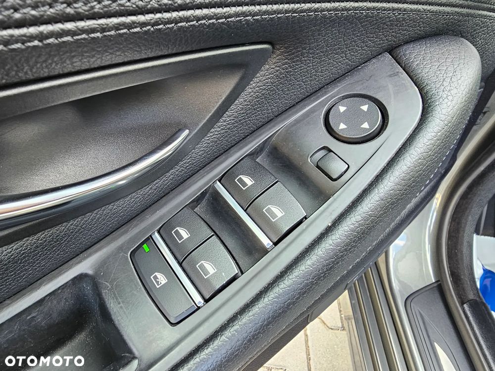 BMW Seria 5 520d - 31