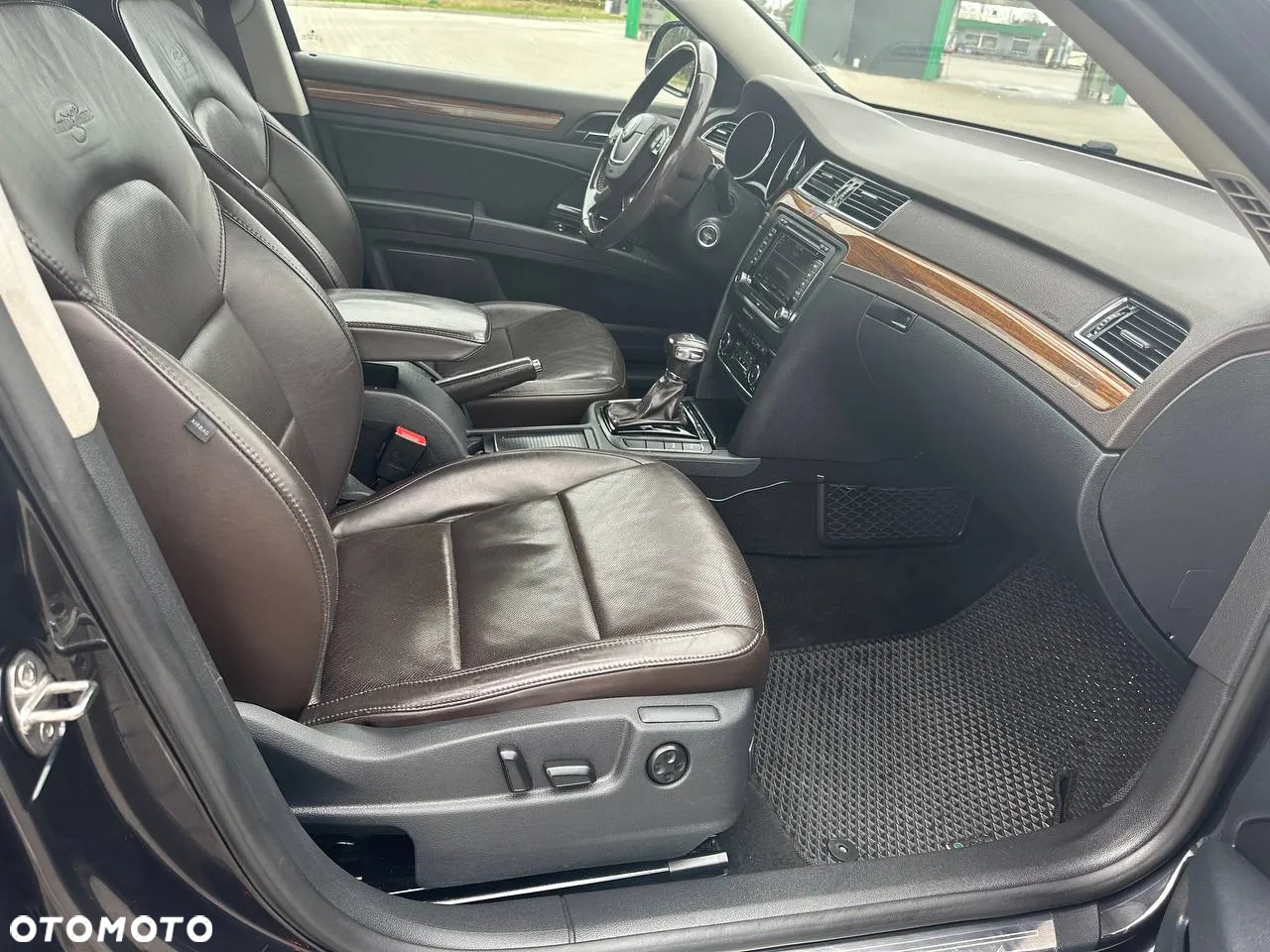 Skoda Superb 2.0 TDI L&K DSG - 21