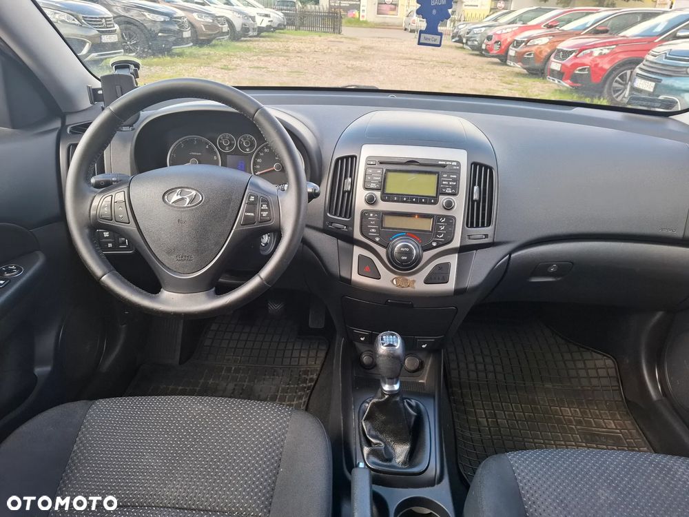 Hyundai i30 1.6 CRDi Comfort EU5 - 13