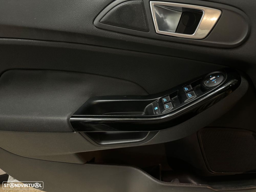 Ford Fiesta 1.0 T EcoBoost Titanium - 17