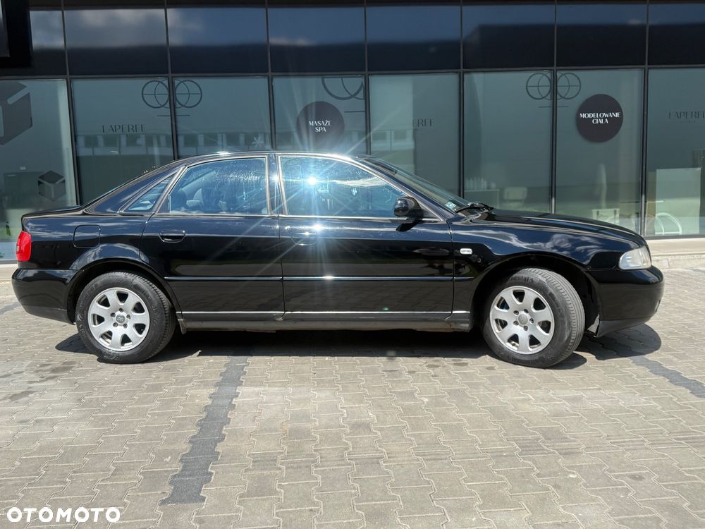 Audi A4 Limousine - 11