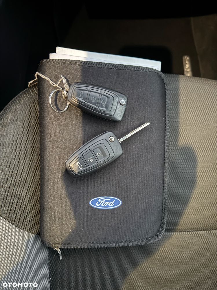 Ford Focus SW 1.6 TDCi DPF Champions Edition - 28