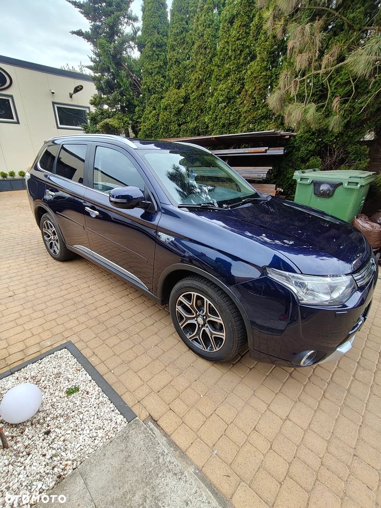 Mitsubishi Outlander - 3