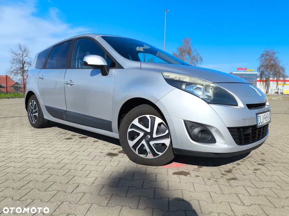 Renault Scenic 2.0 16V Privilege CVT - 9
