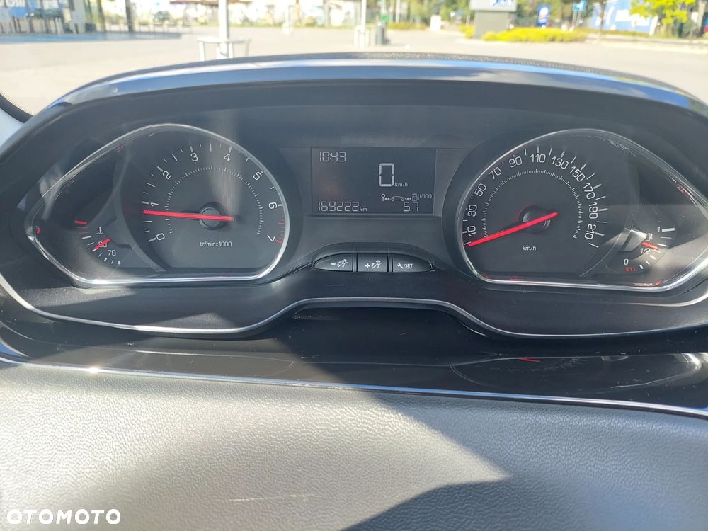 Peugeot 208 1.2 VTi Access - 16
