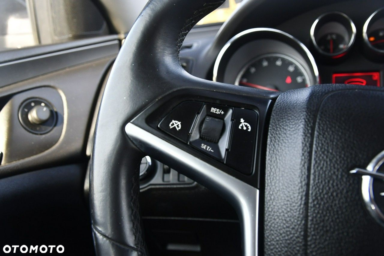 Opel Insignia - 27
