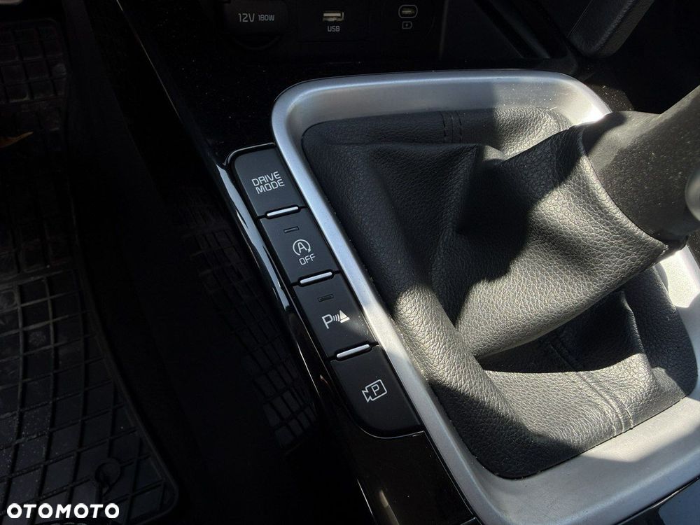 Kia Ceed 1.6 CRDi mHEV Business Line - 13