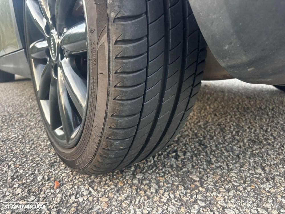 MINI 5 Portas Cooper Premium Yours Auto - 18