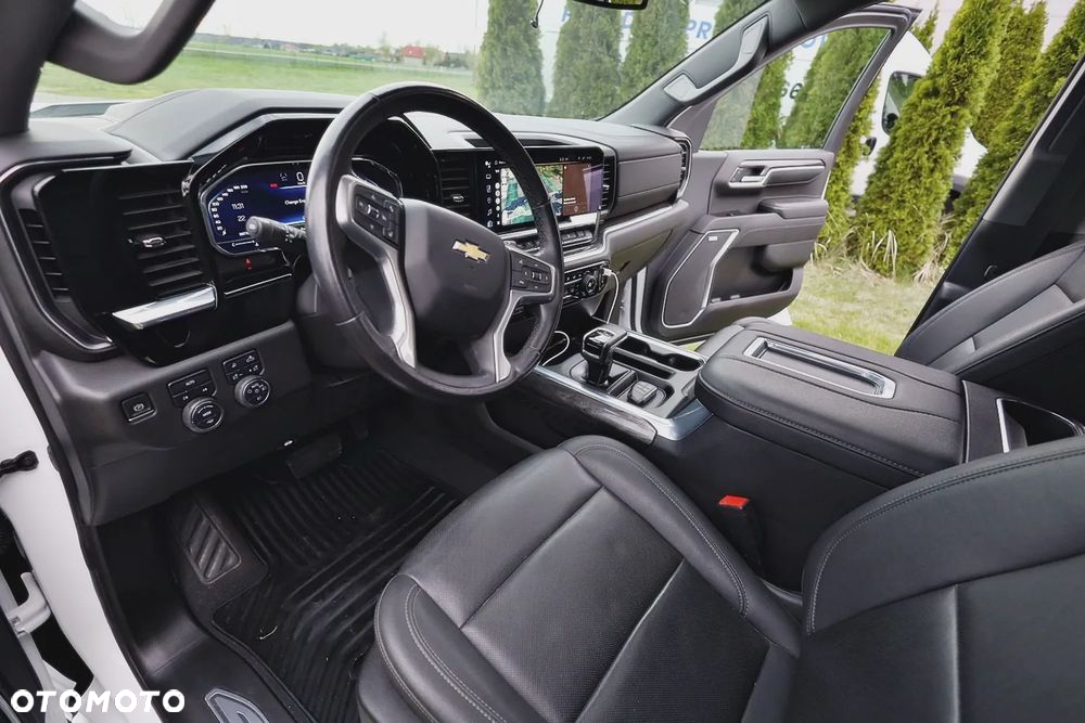 Chevrolet Silverado - 16