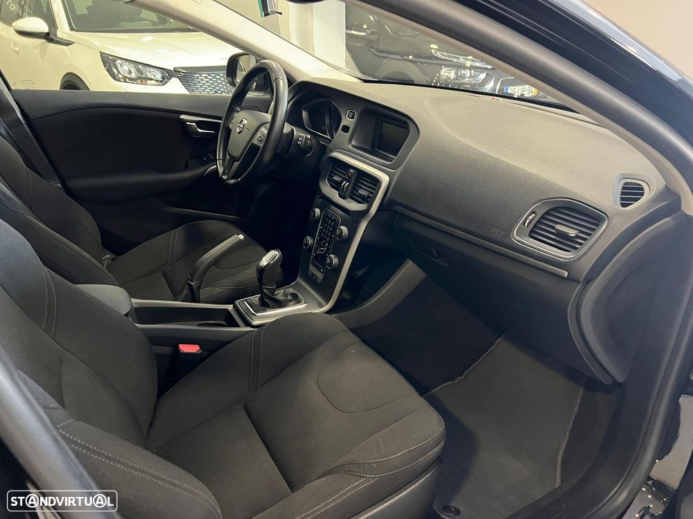 Volvo V40 T2 Kinetic - 22