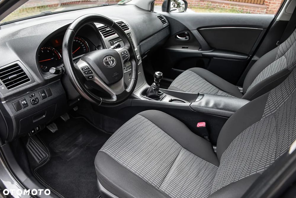 Toyota Avensis 2.0 D-4D Sol+NAVI - 12