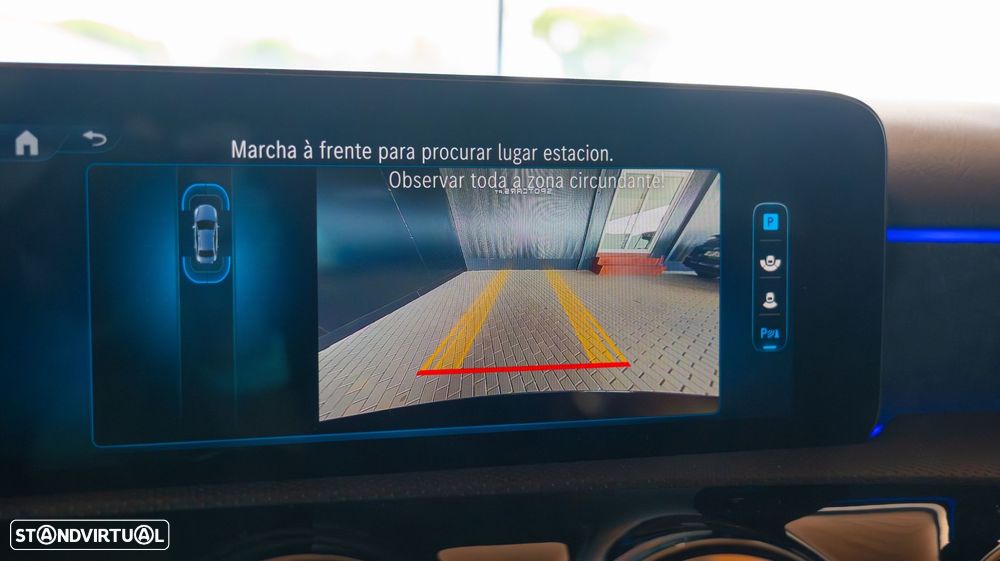 Mercedes-Benz A 250 Limousine e AMG Line - 16