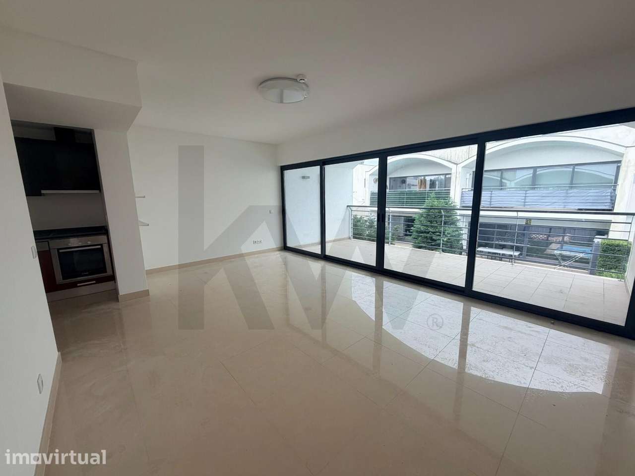 Lote Townhouse Apartments Palmela Village - Grande imagem: 3/17