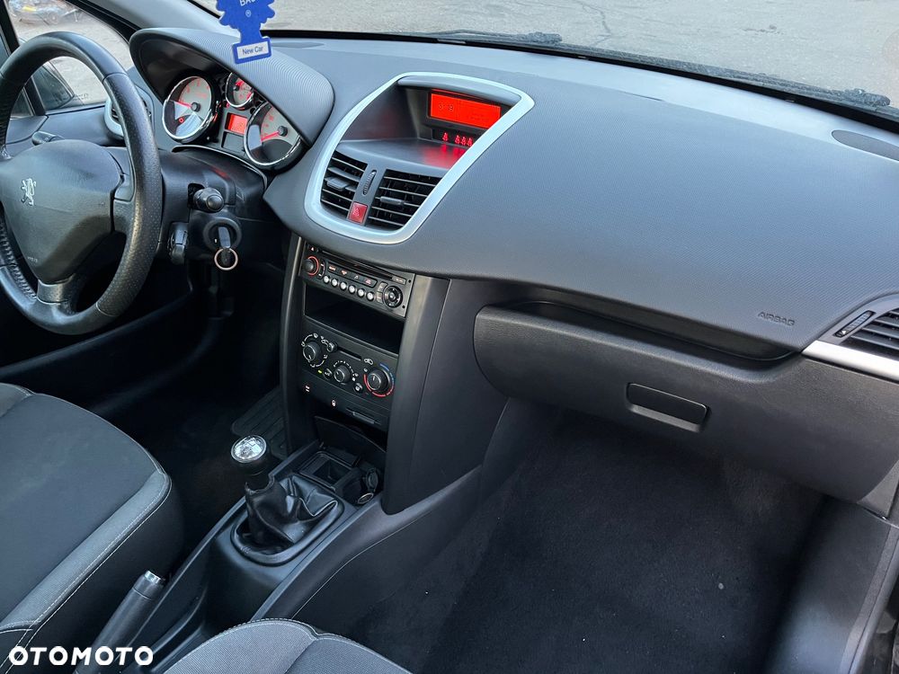 Peugeot 207 - 10
