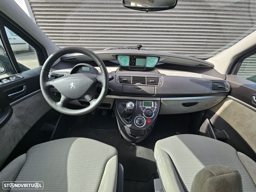 Peugeot 807 2.2 HDi Navteq - 16