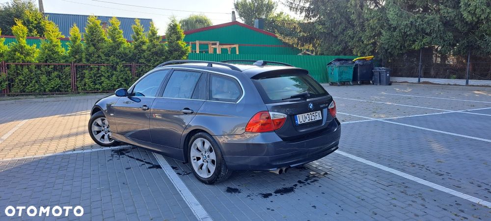 BMW 325Xi 2007 photo 3