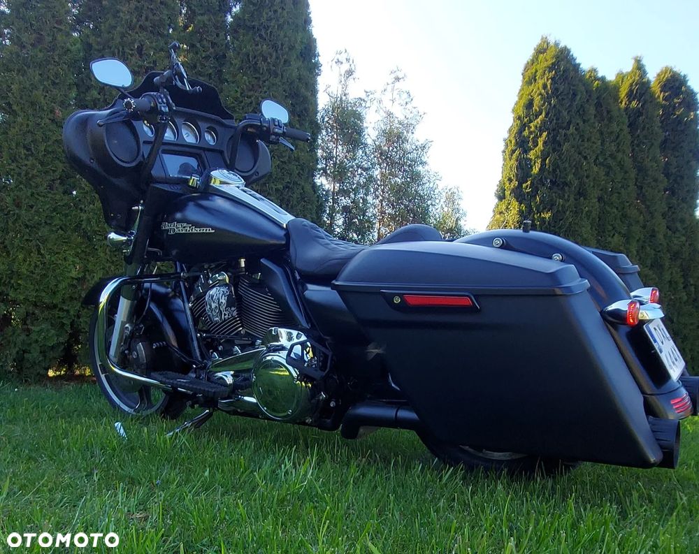 Harley-Davidson Touring Street Glide - 11