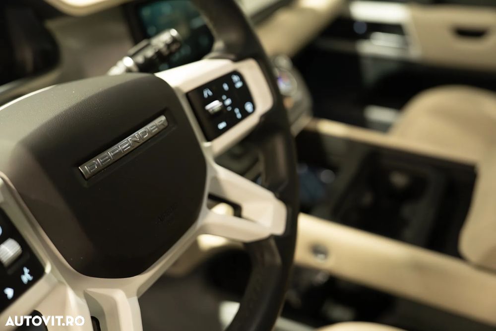 Land Rover Defender 110 2.0 P300 SE - 24