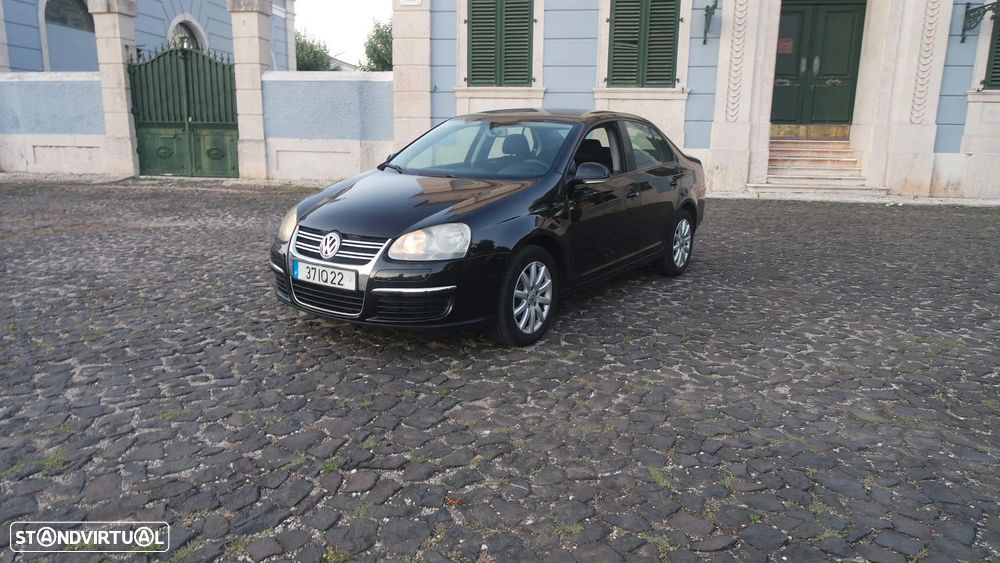 VW Jetta 1.6 TDi Confortline - 1