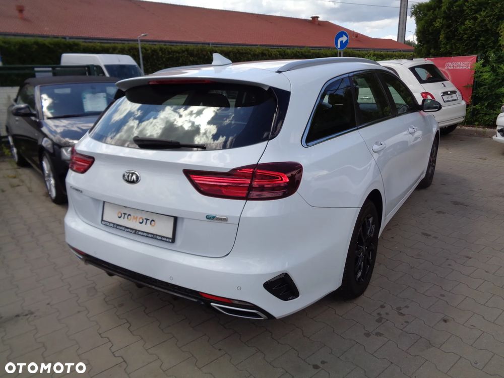 Kia Ceed 1.6 GDI DCT OPF Platinum Edition - 9