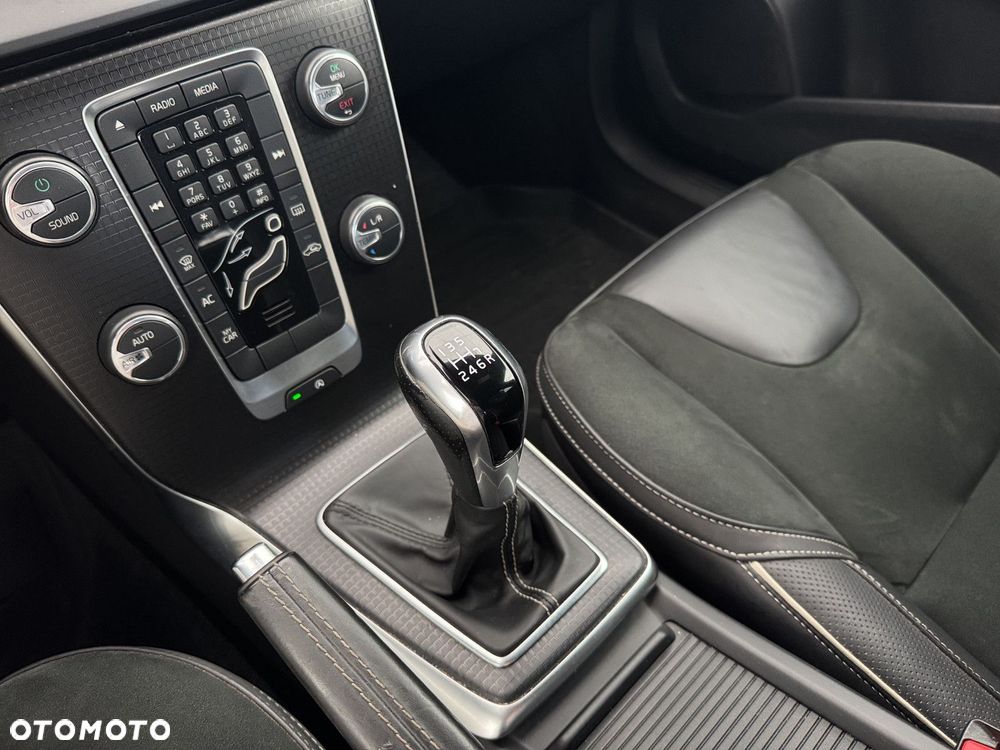 Volvo V40 T3 Drive-E R-Design Momentum - 13