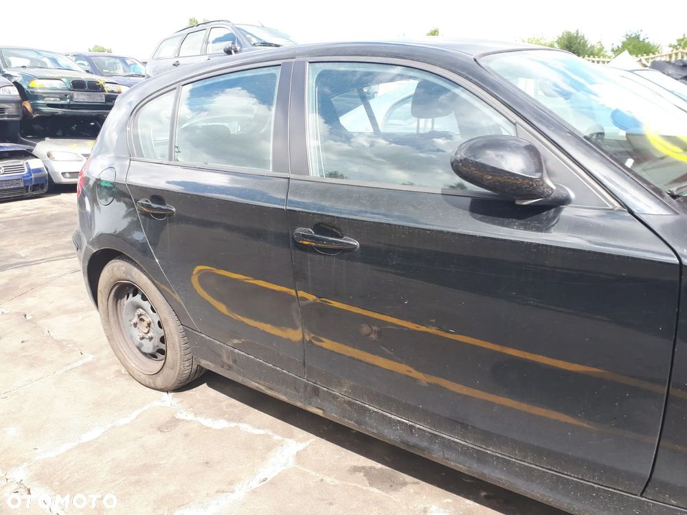 BMW 1 E87 07-11 LIFT KLAPKA WLEWU PALIWA 668/9 SCHWARZ 2 - 5