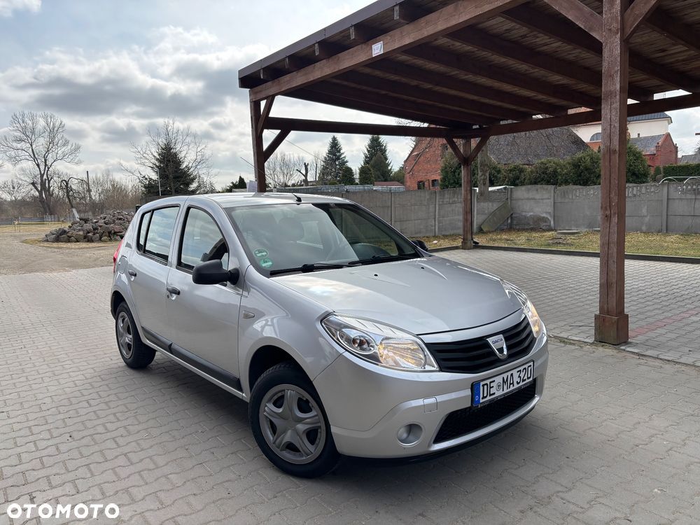 Dacia Sandero 1.2 16V Laureate II - 1