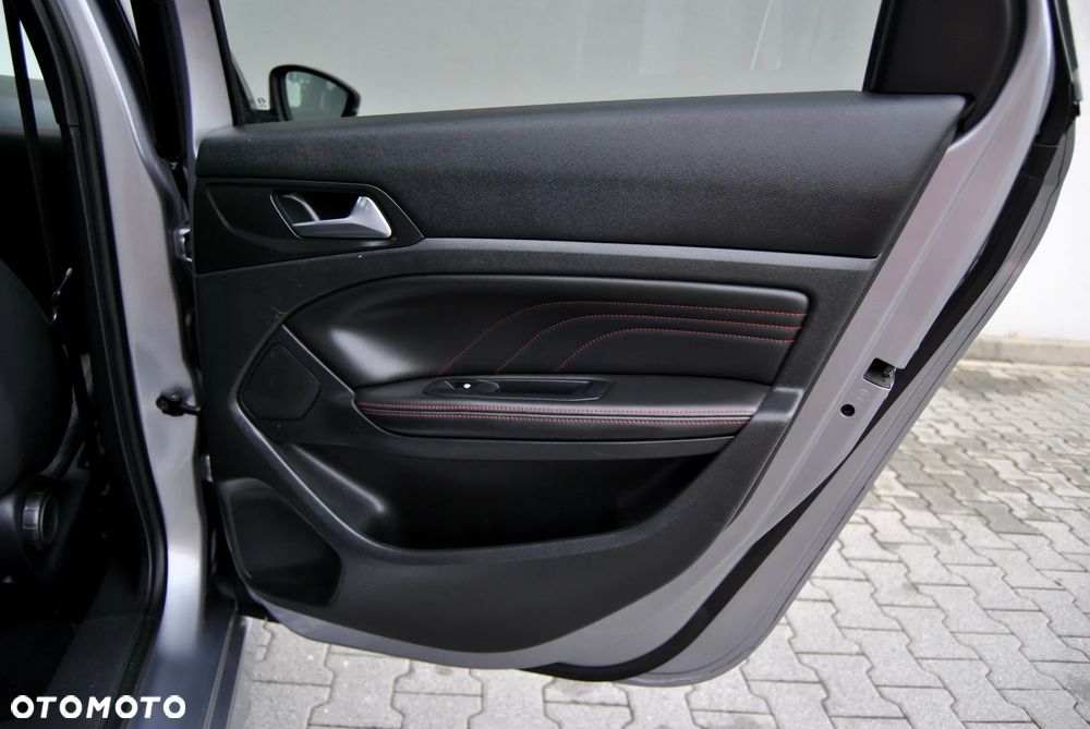 Peugeot 308 - 25