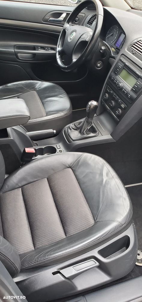 Skoda Octavia 2.0 FSI Laurin & Klement - 22