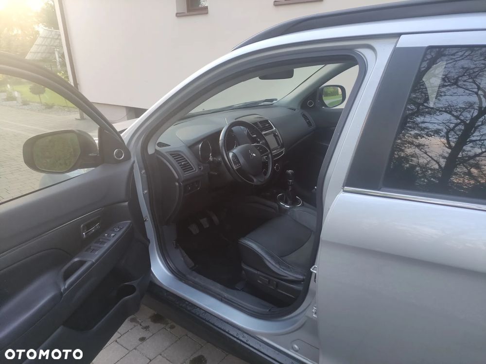 Mitsubishi ASX - 5