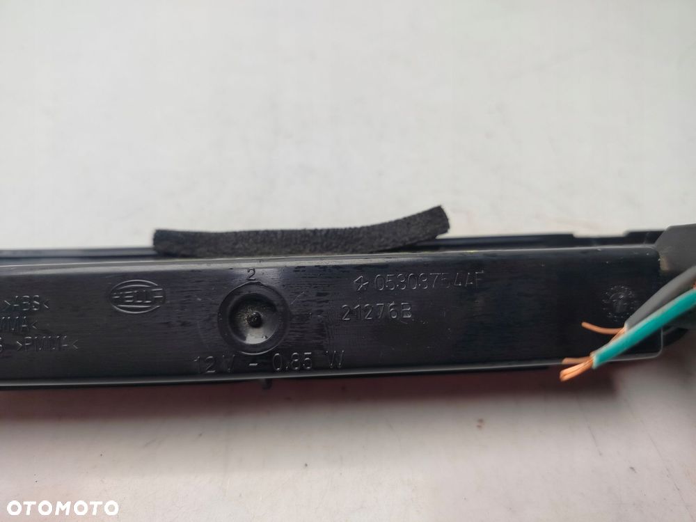jeep compass lift 11r- trzecie światło stop stopu 05303754af - 5