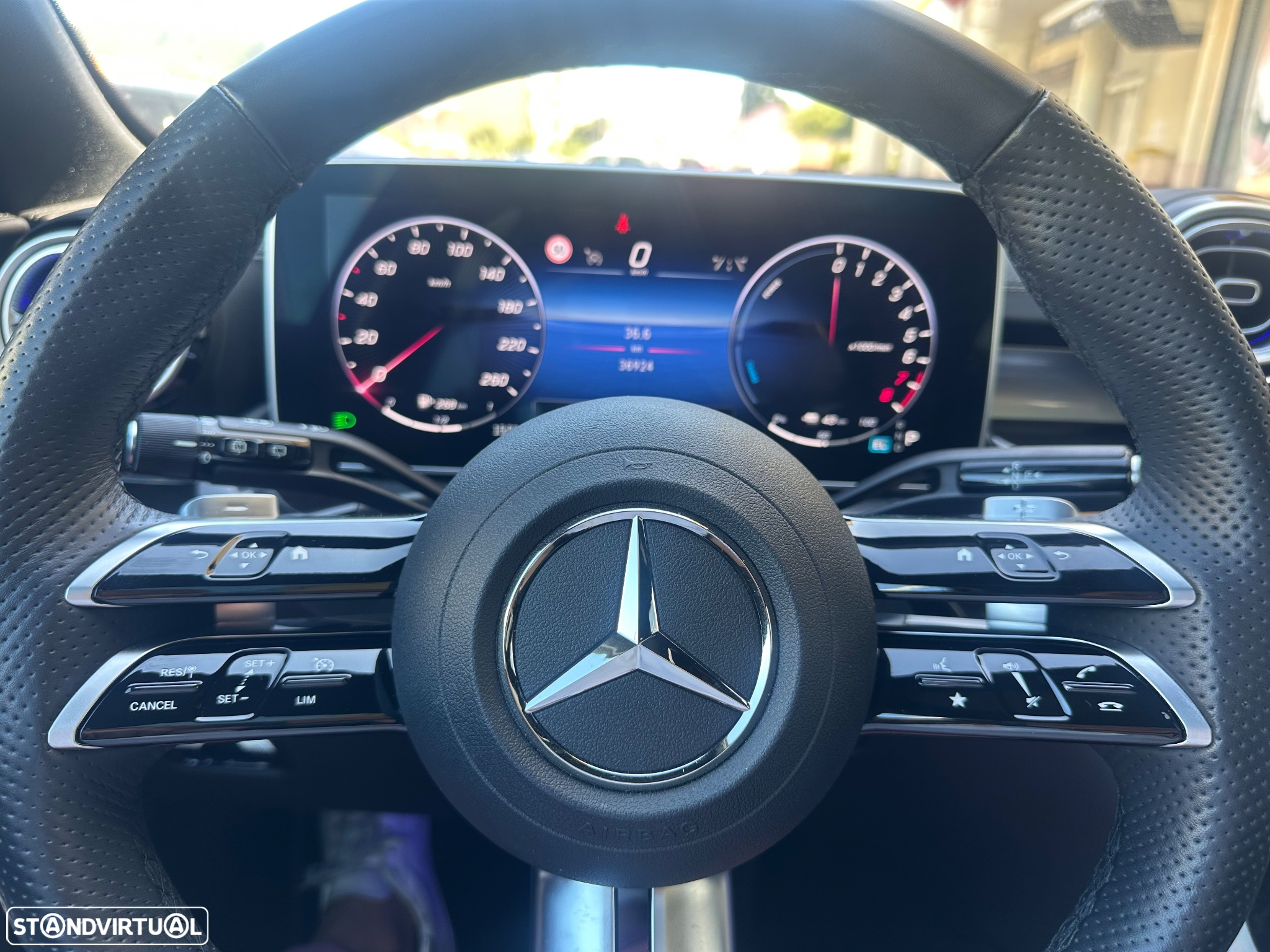 Mercedes-Benz C 300 e AMG Line - 36