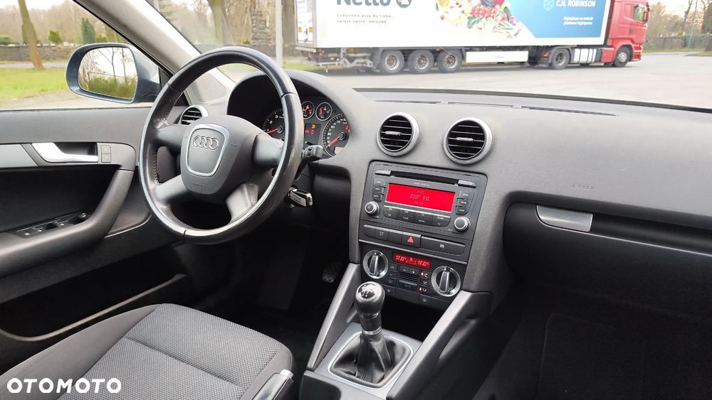 Audi A3 Sportback 1.6 Attraction - 29