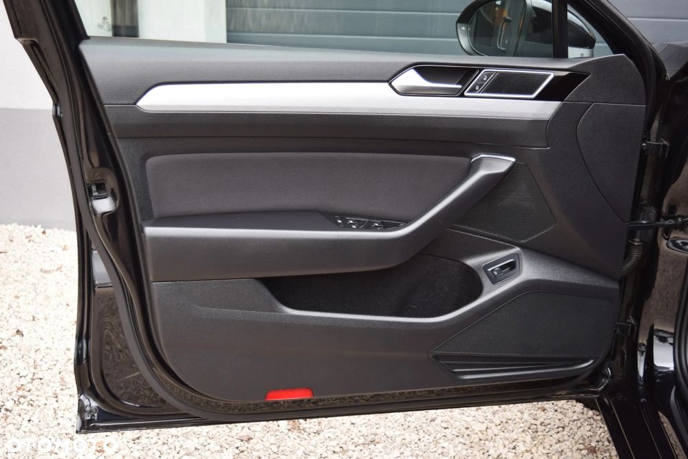 Volkswagen Passat 2.0 TDI Elegance DSG - 19