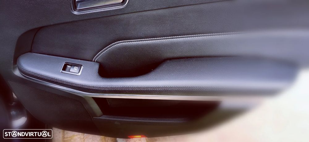 Mercedes-Benz E 250 BlueTEC 4Matic 7G-TRONIC Avantgarde - 35