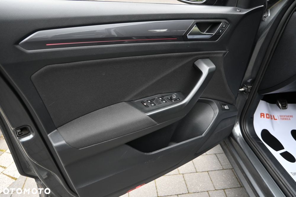 Volkswagen T-Roc 1.5 TSI OPF R-Line - 25