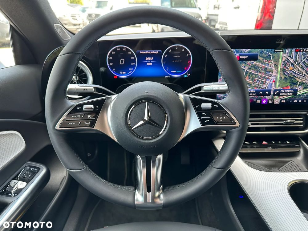 Mercedes-Benz CLA - 16