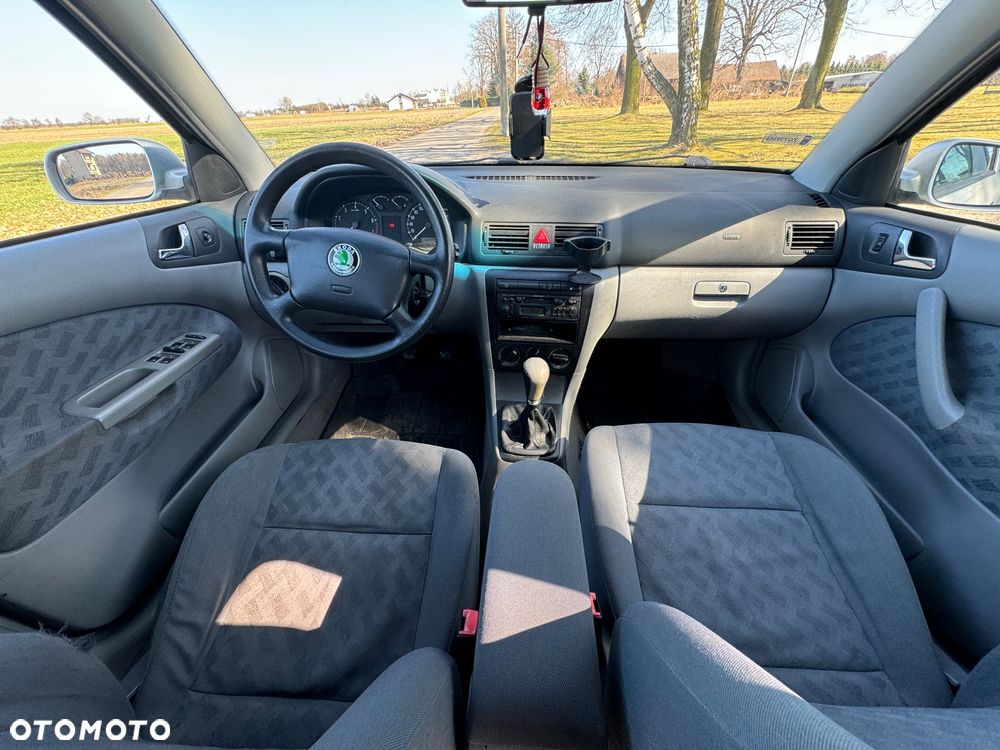 Skoda Octavia 1.8T Elegance - 12