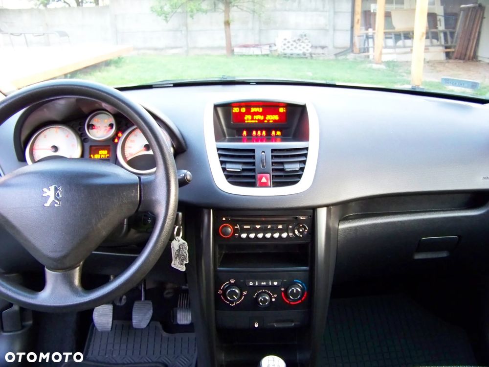 Peugeot 207 1.4 HDi Trendy - 24
