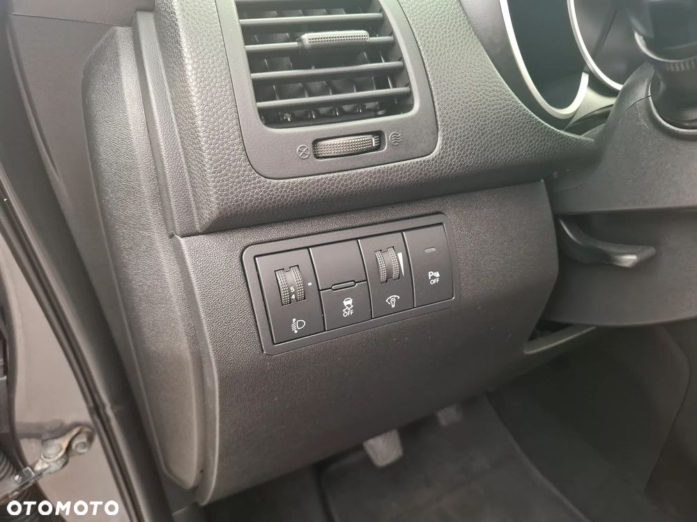 Kia Venga - 25
