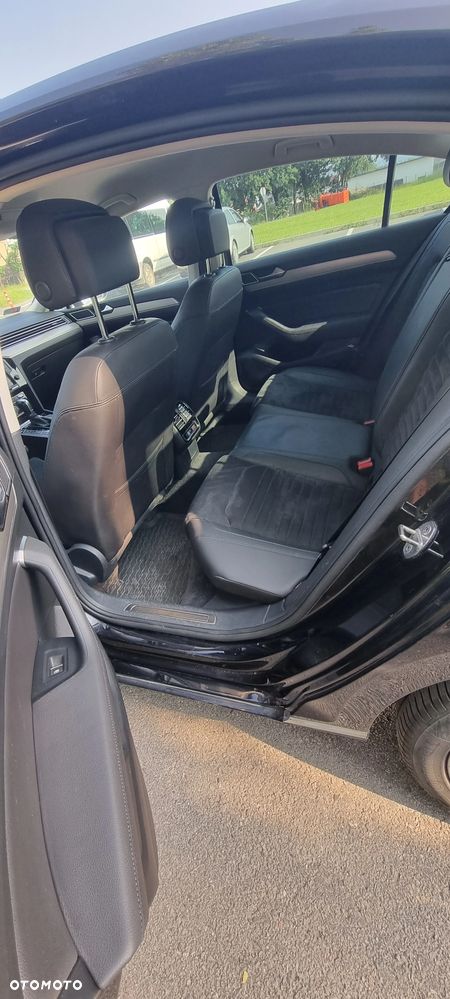 Volkswagen Passat 2.0 TDI BMT 4Mot Highline DSG - 11