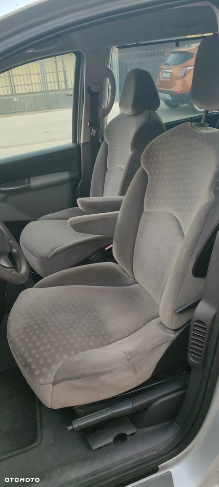 Peugeot 807 V6 205 Platinum Pullmann - 17