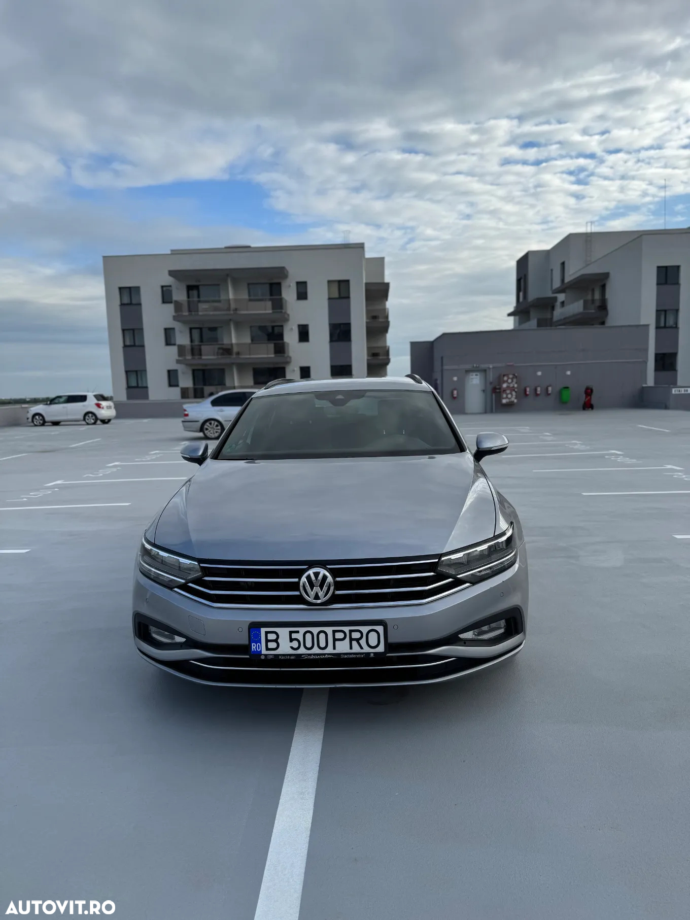 Volkswagen Passat - 2