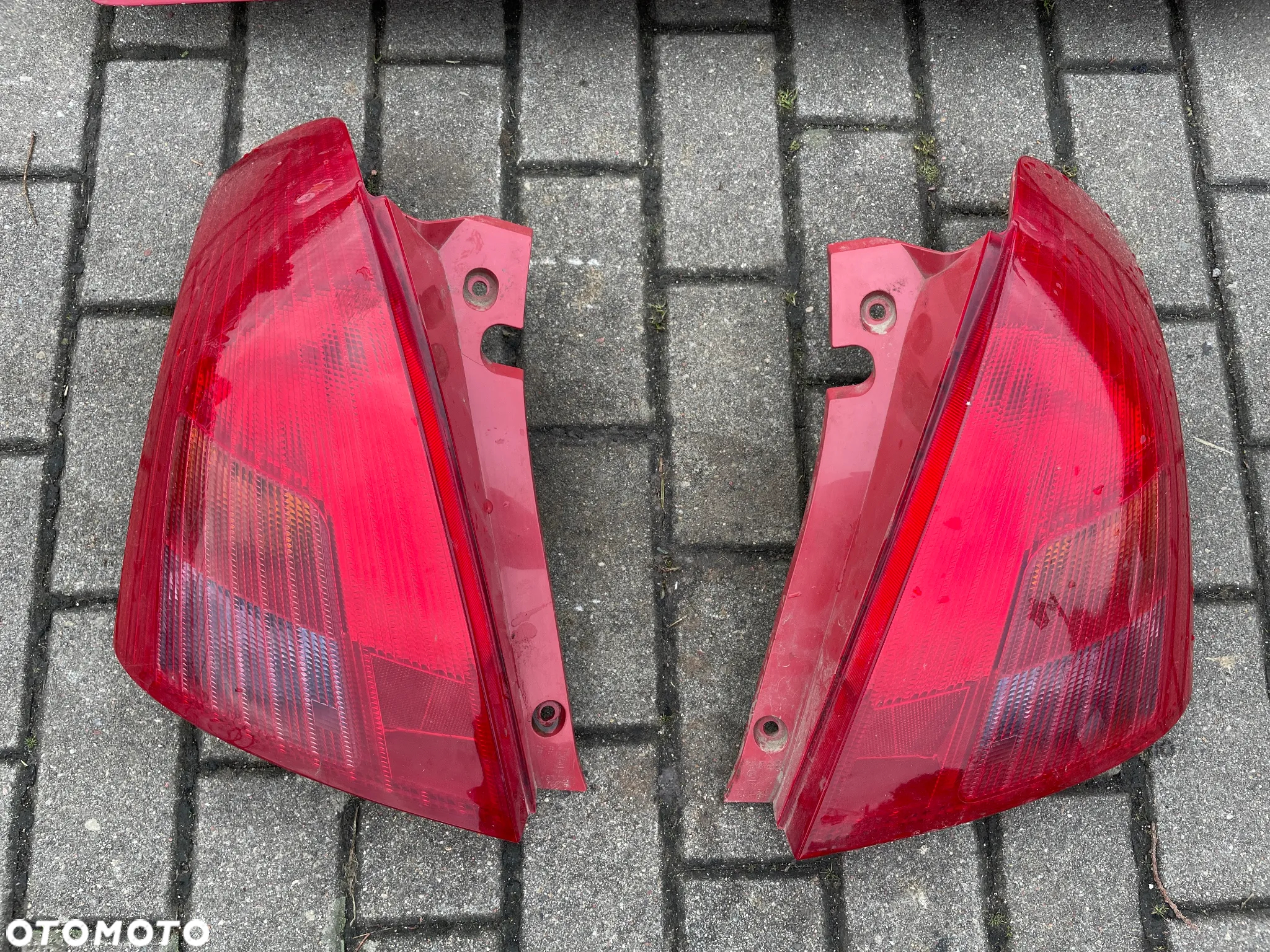 SUZUKI SWIFT MK6 lampa prawa tył belka zderzaka - 2