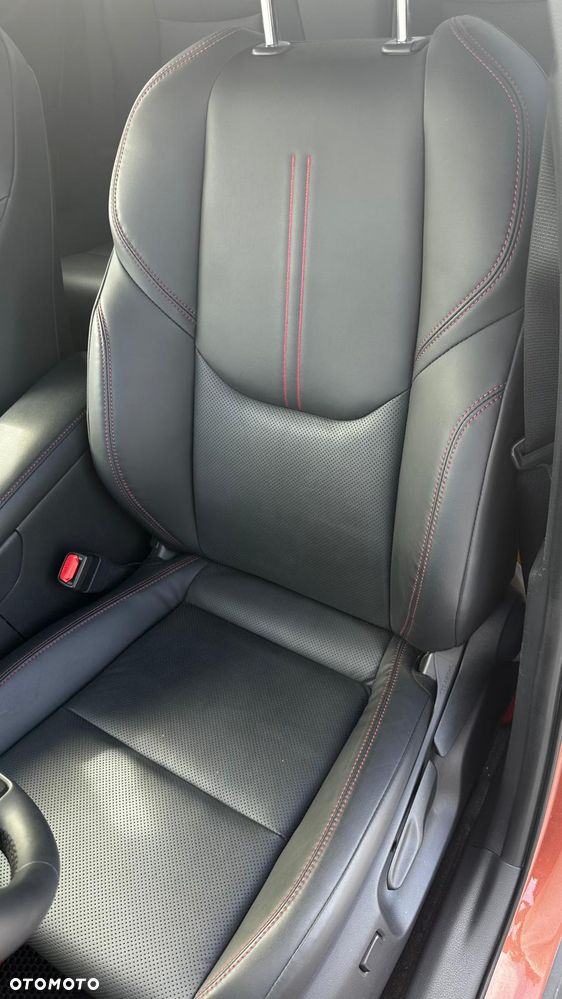 Lexus LBX 1.5 Hybrid Emotion - 9